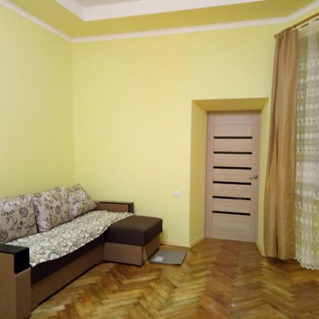 Apartment Ak. Kuchera Street Lviv Eksteriør billede
