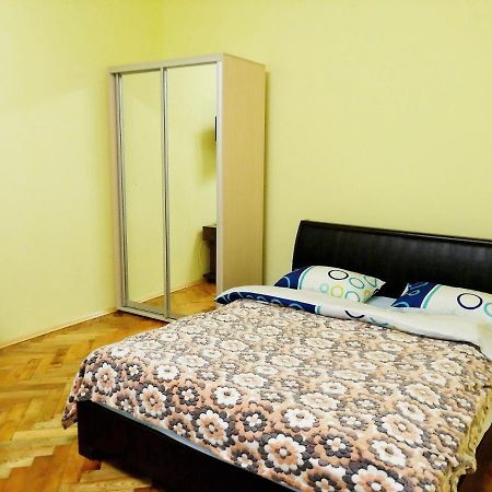 Apartment Ak. Kuchera Street Lviv Eksteriør billede