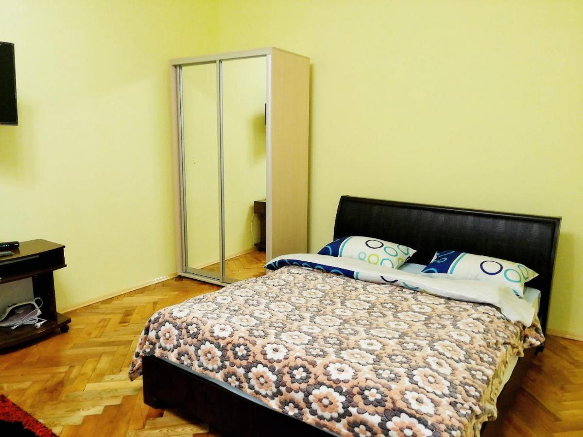 Apartment Ak. Kuchera Street Lviv Eksteriør billede